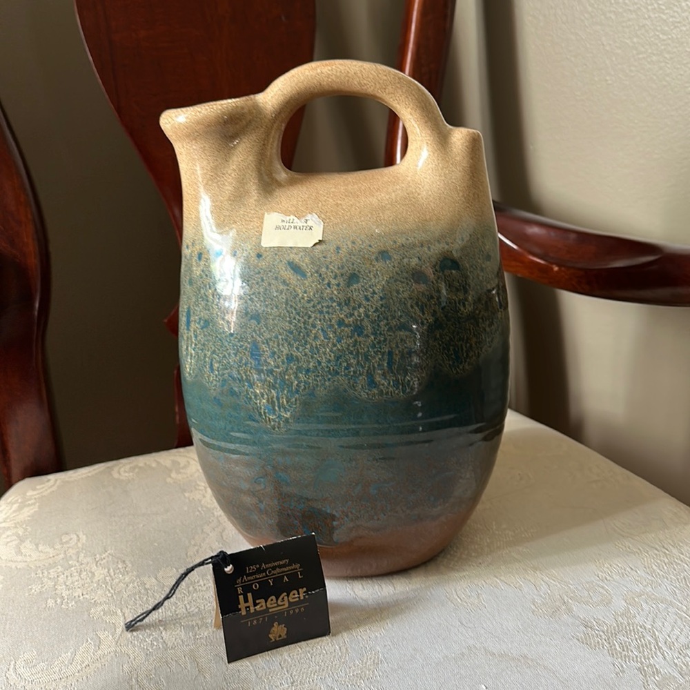 Gorgeous Royal Haeger 1996 anniversary piece blue/brown ombré ceramic vase jug